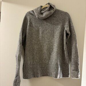 Aritzia Community Grey Wool Blend Turtleneck Sweater Size XXS
